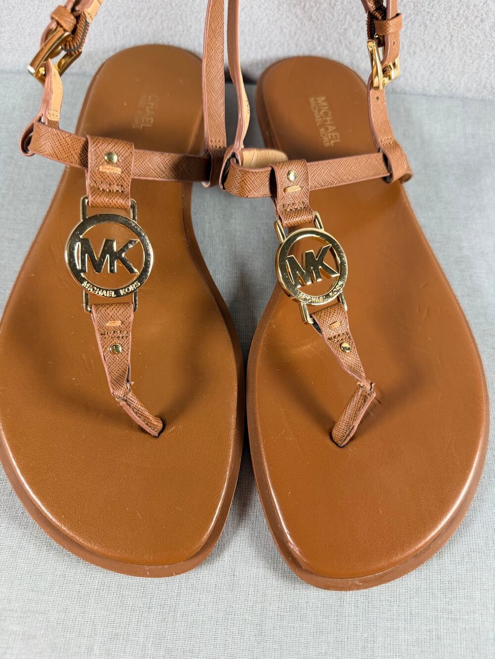 Michael Kors MK Medallion Thong Sandals Luggage Brown 9